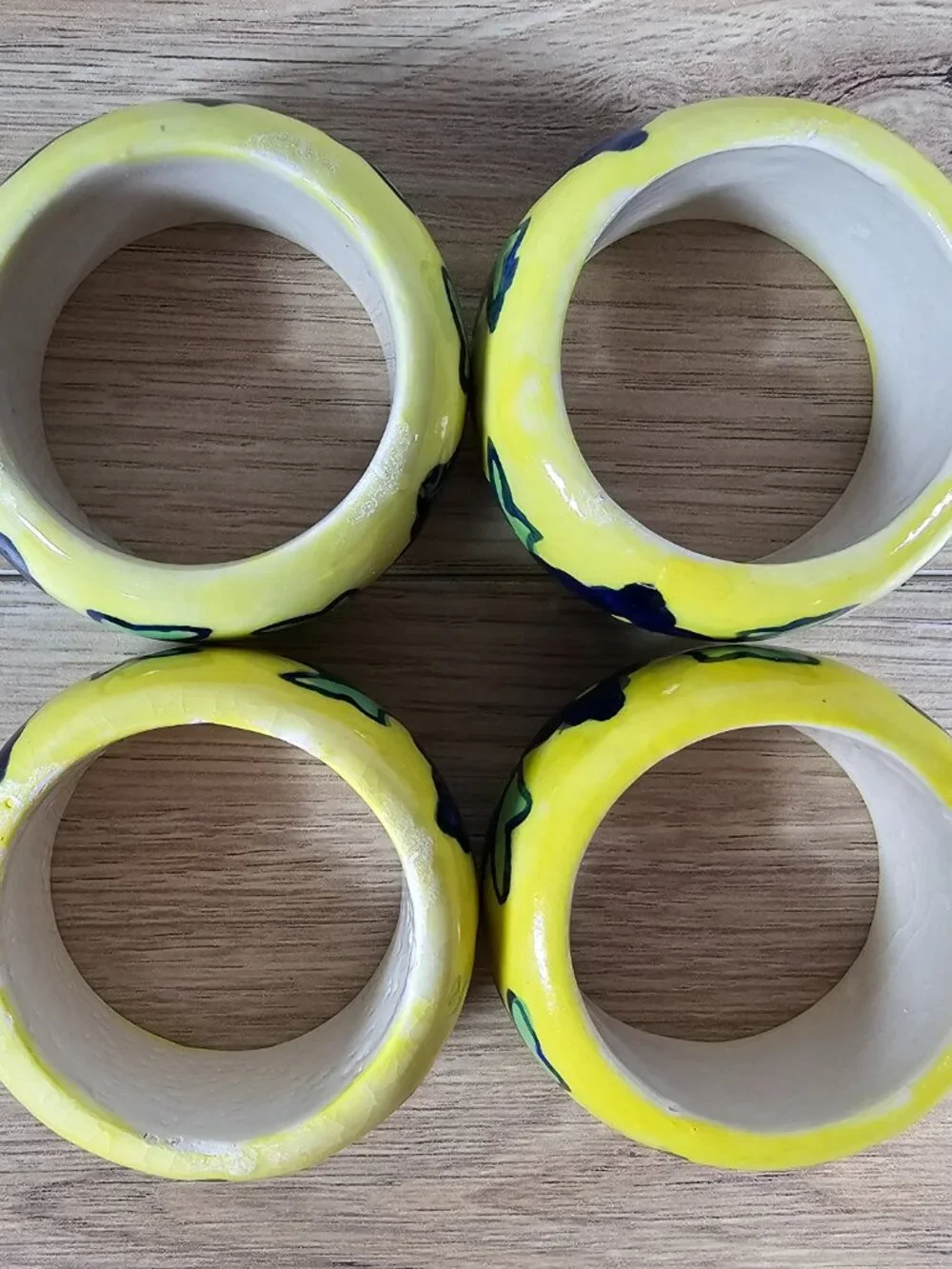 Pier 1 Napkin Rings Set of 4 Ceramic Yellow Blue Floral Boho Grandma *FLAWS